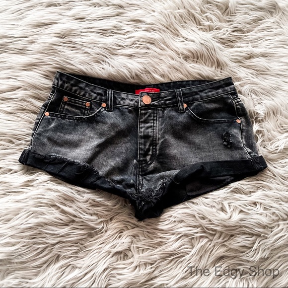 11thstreet | Rosé Shorts - Picture 9 of 13